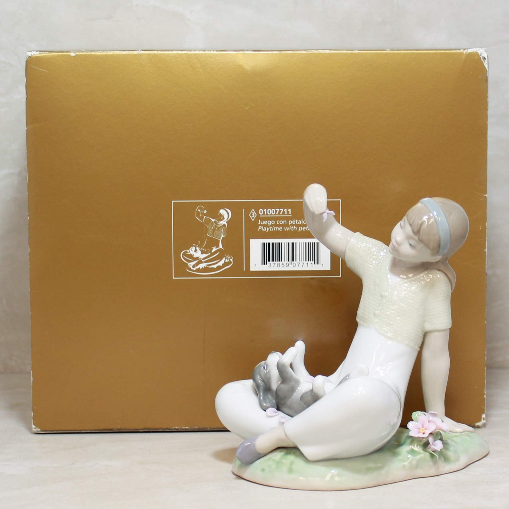 リヤドロ LLADRO PLAYTIME WITH PETALS 犬と少女 Amazon.com: Lladro Playtime with Petals 07711 Privilege